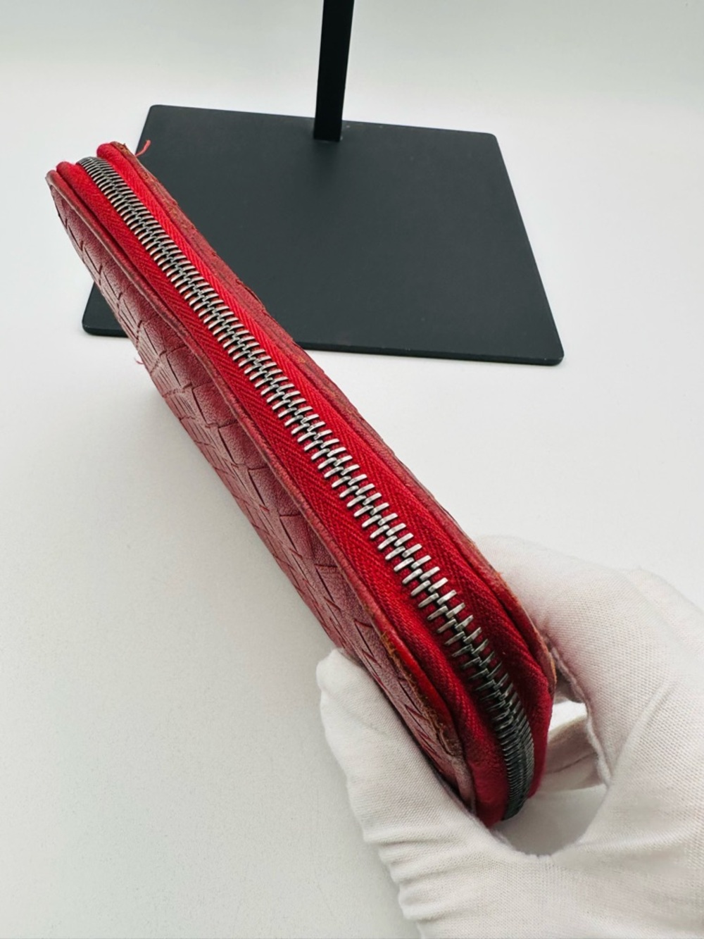 Bottega Veneta Weave Zip Around Wallet - Picture 2 of 11
